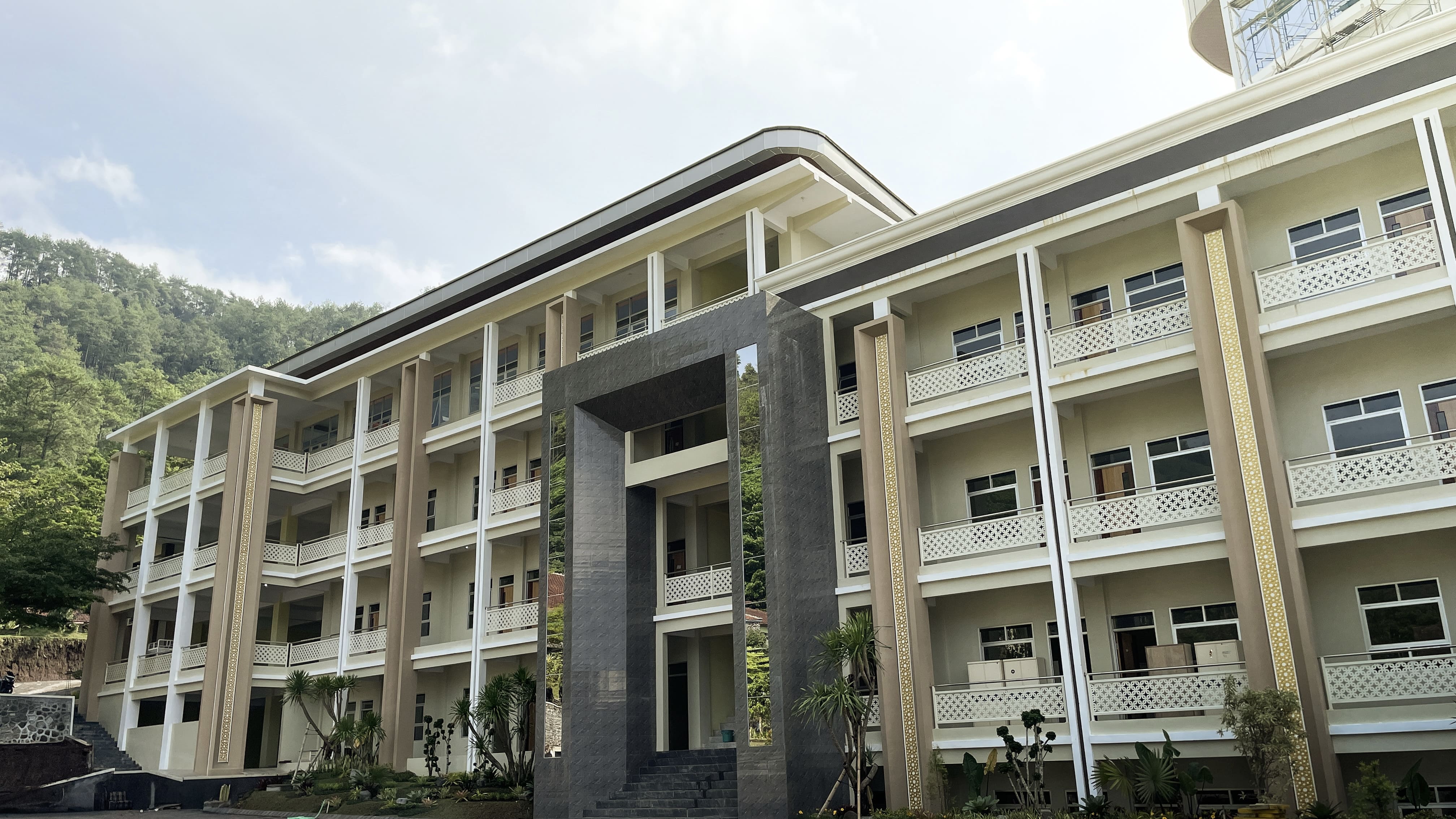 Kampus Hidayatullah Batu