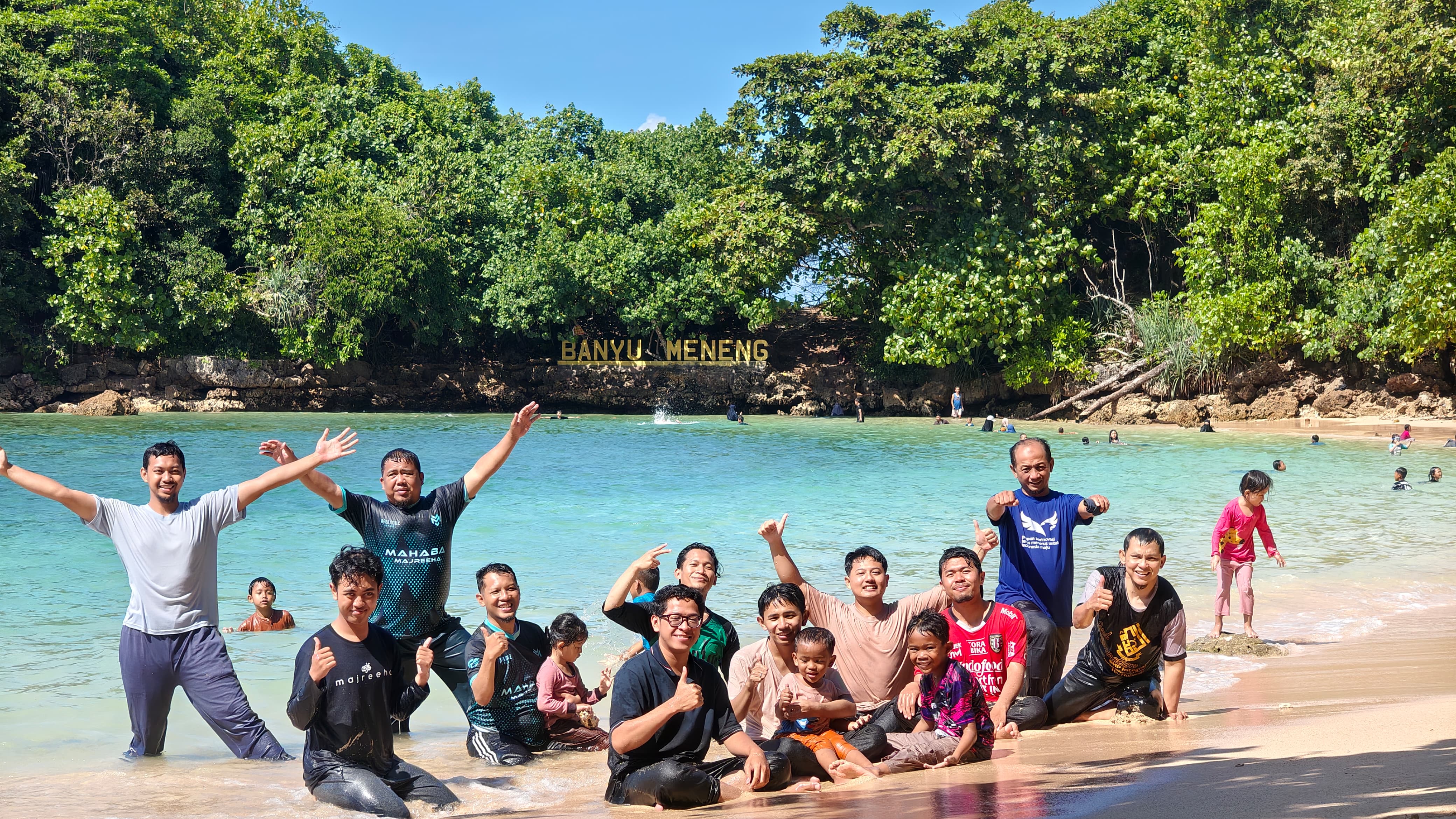Halal Bi Halal di Pantai Banyu Meneng
